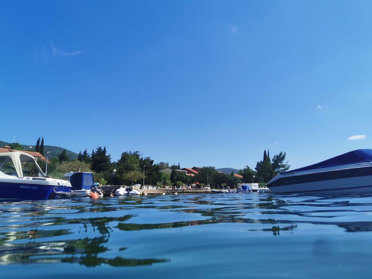Villa Punta Blava - Beach Front, Ideal For Family Vacation With Kids, Large Terraces With Sea View, Internet, Netflix, No Pets Allowed Obrovac Exterior foto
